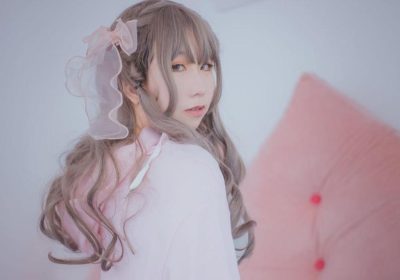 最浪漫的赏析：从从从从鸾囚笼少女展现的爱情故事。
