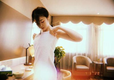 一米八的大梨子cos美图：让你欲罢不能的光芒