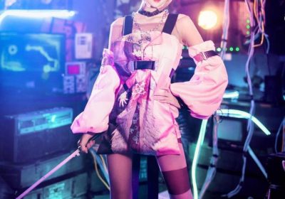 神秘奶狮不咬人cosplay美图曝光，隐藏身份散发强大气场