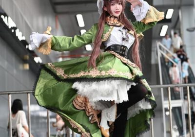 鳗鱼霏儿coS呆毛高清美图：少女与鲸鱼
