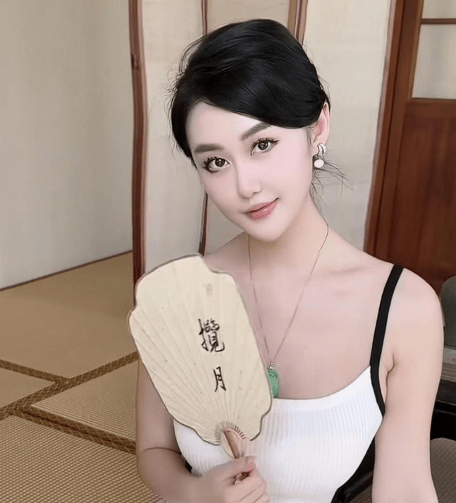 琳琳小公主个人简介，微密圈少女清纯风图片-1