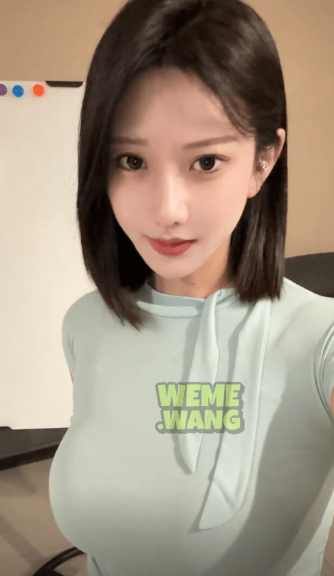 幼梨的秘密基地图片赏析，甜美与火辣并存的网络女神-1