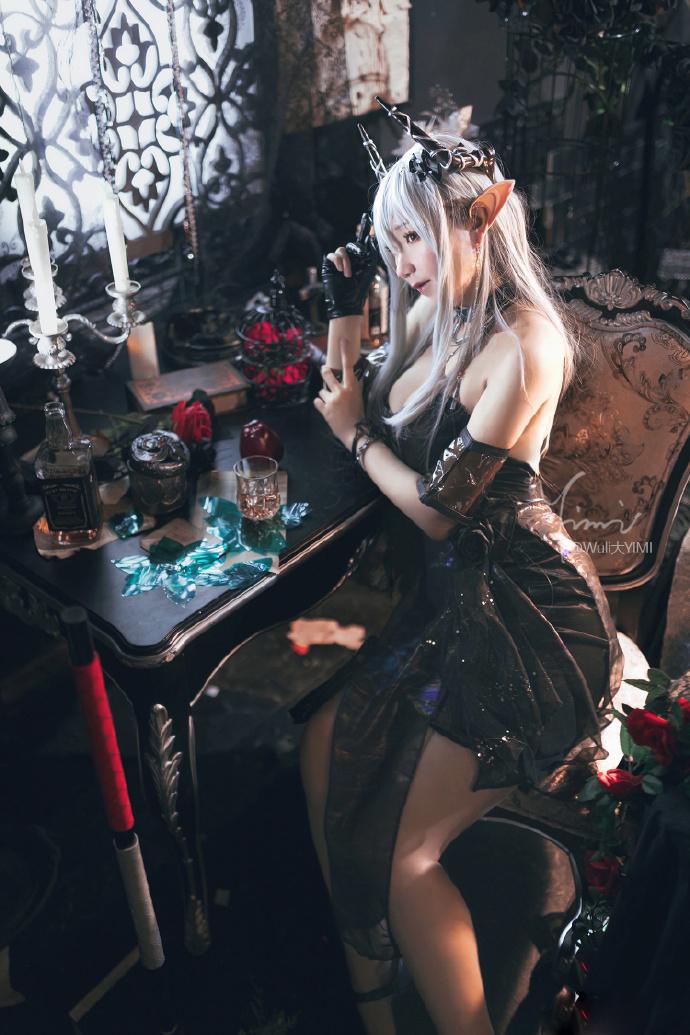 《手机游戏《明日方舟》泥岩COS真人图欣赏（CN：Wuli大YIMI）》-12