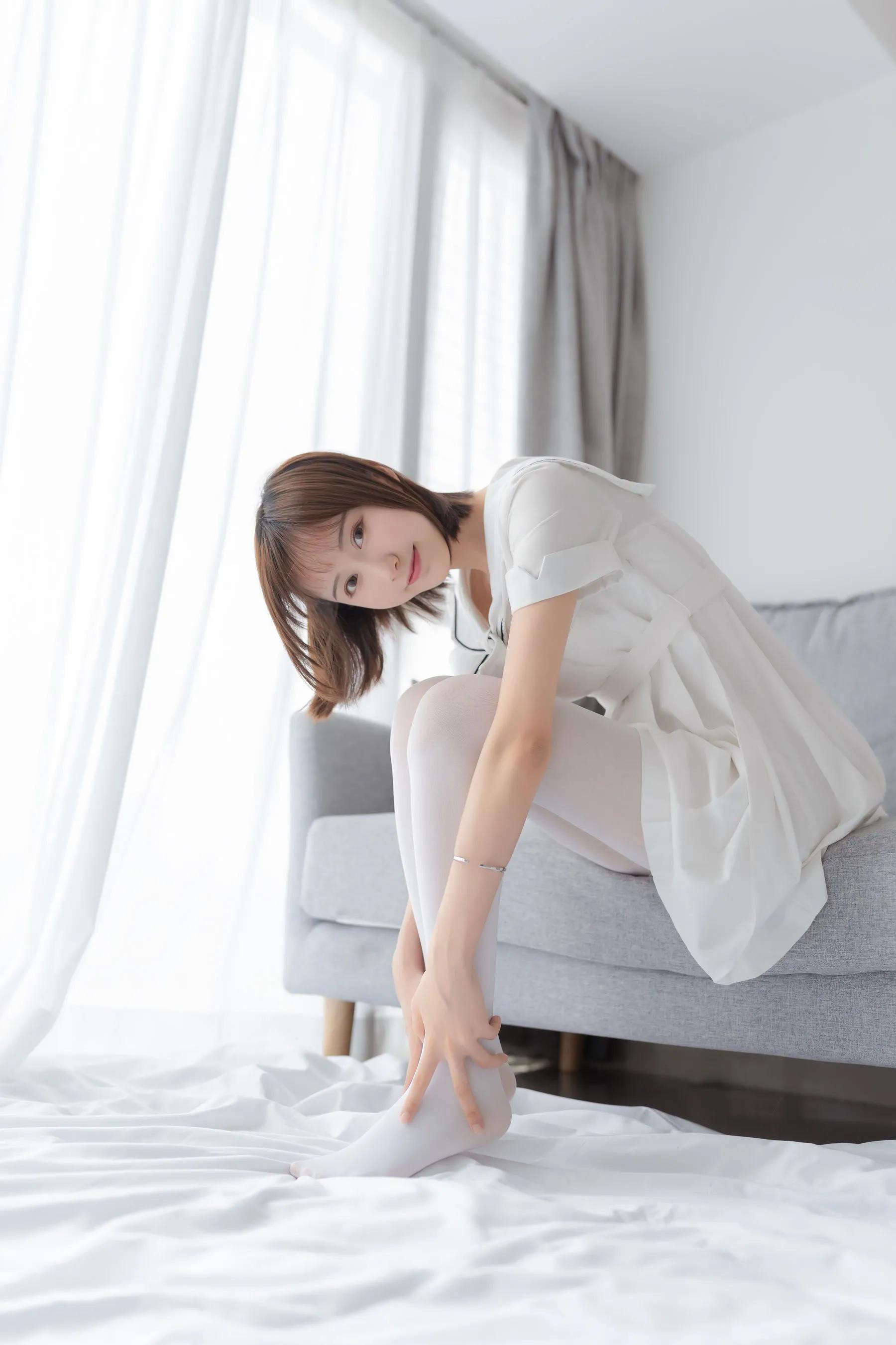 喵糖映画 纯色白裙白丝诱惑美图欣赏-12 喵糖映画 纯色白裙白丝诱惑美图欣赏-12