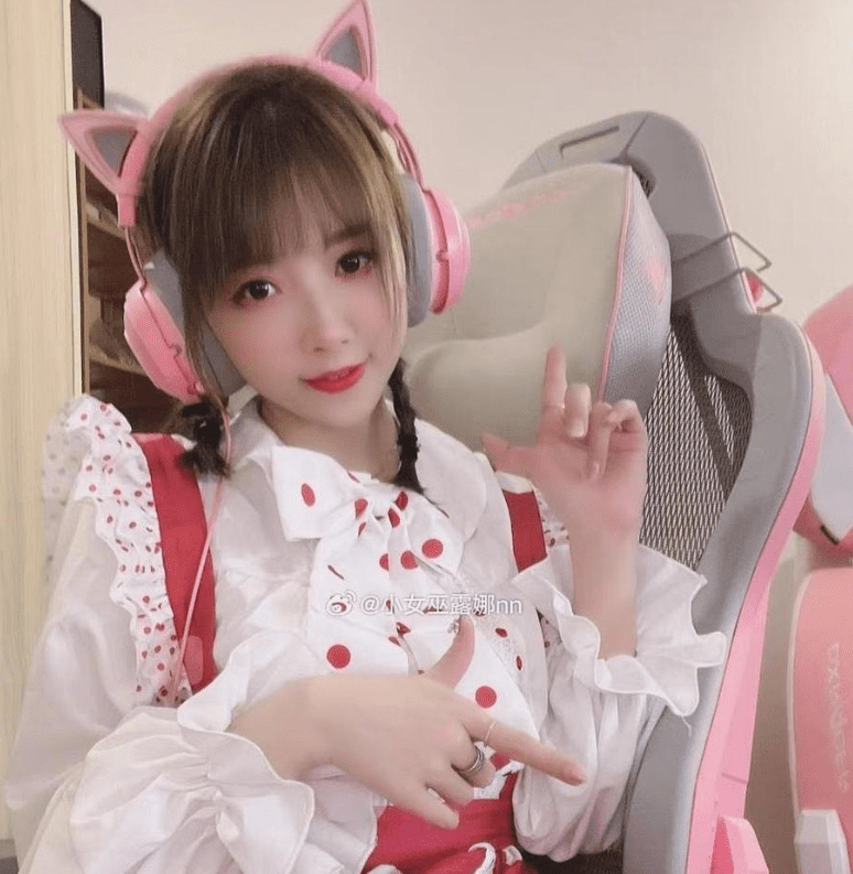 小女巫露娜高清图片分享,爱玩游戏的coser-1 小女巫露娜高清图片分享,爱玩游戏的coser-1