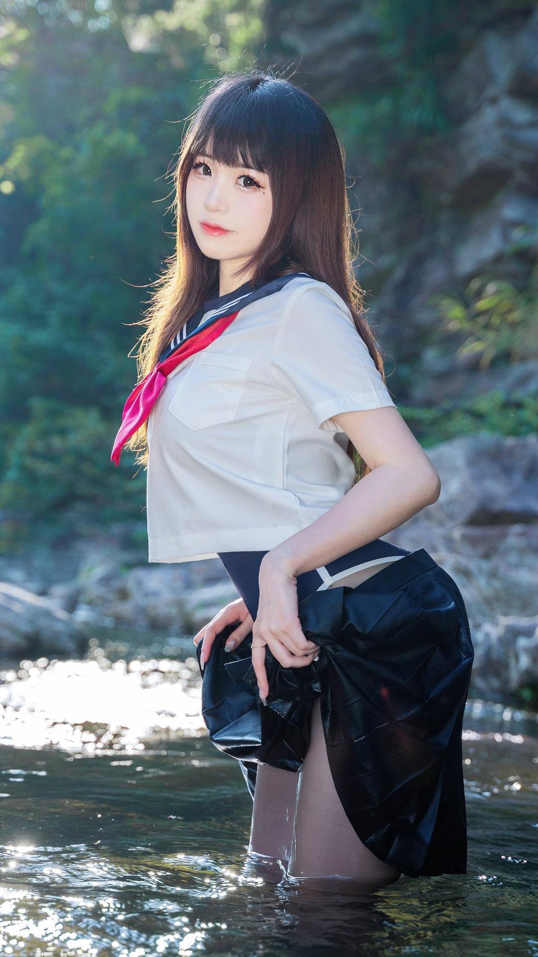 户外美女miko酱ww 小小溪流图片欣赏-1