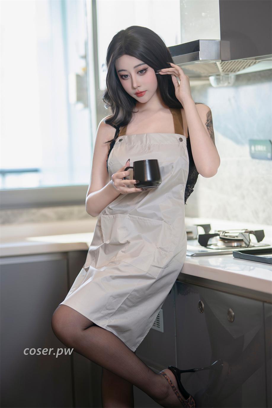 《奈汐酱写真作品预览，勘劳的老板娘韵味十足》-1