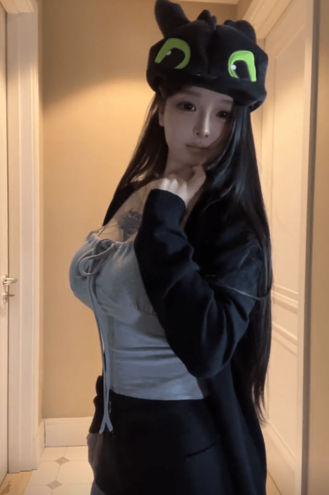 卡通百科老王个人简介，早期微密圈养眼图片-2