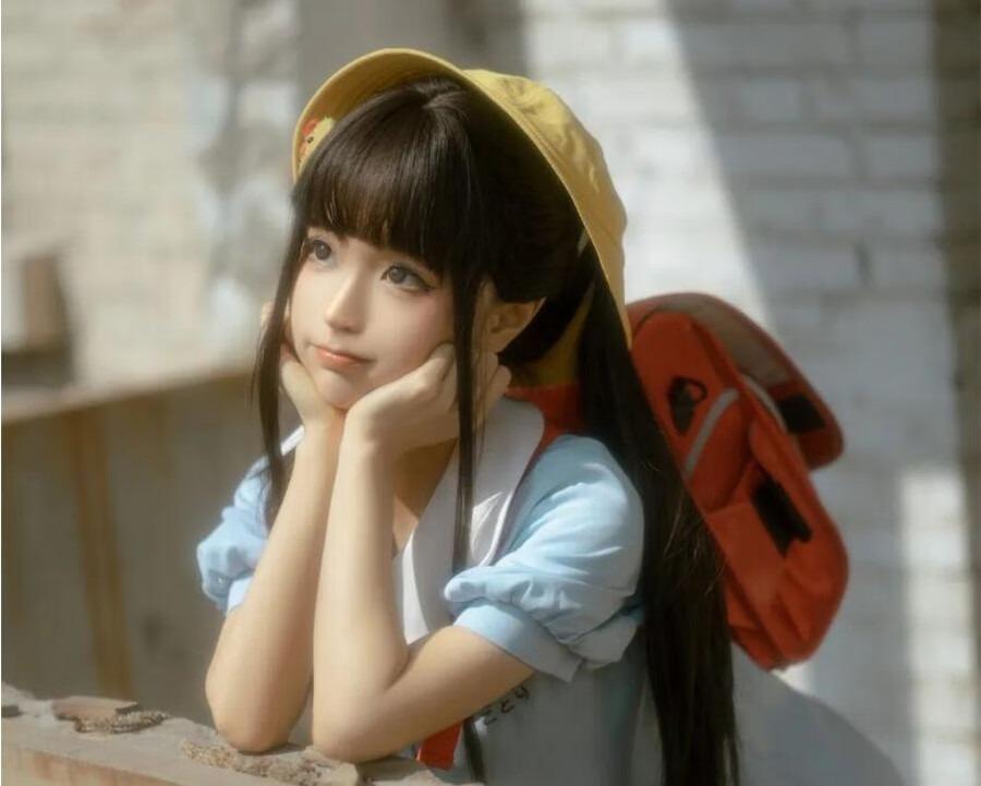 蠢沫沫化身为可爱小黄帽，背着红色小书包去上学-1