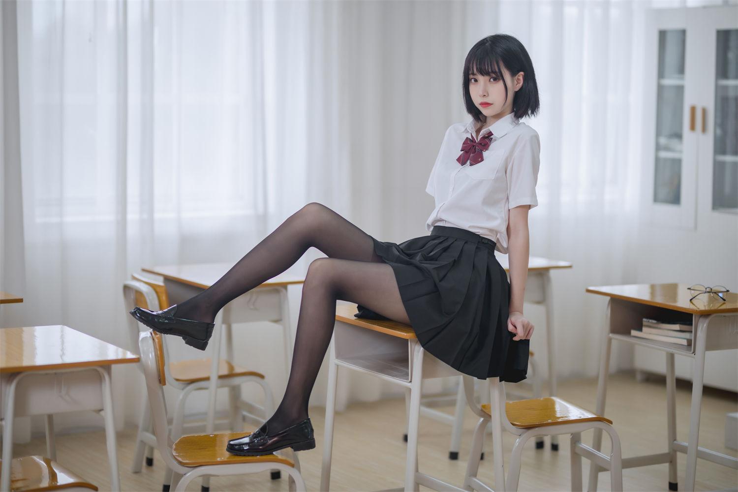 许岚LAN个人资料资料介绍,没有比她更适合JK了-2 许岚LAN个人资料资料介绍,没有比她更适合JK了-2