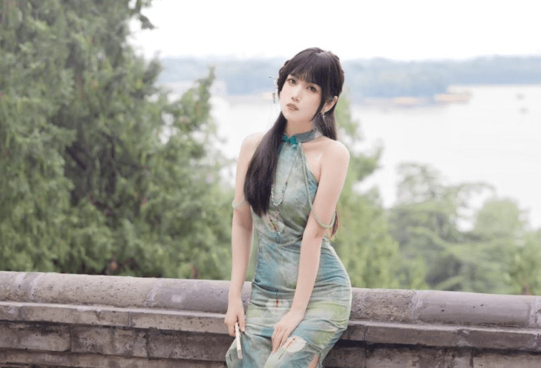 不呆猫cosplay身材高挑香阁，总是让人感到亲切-1