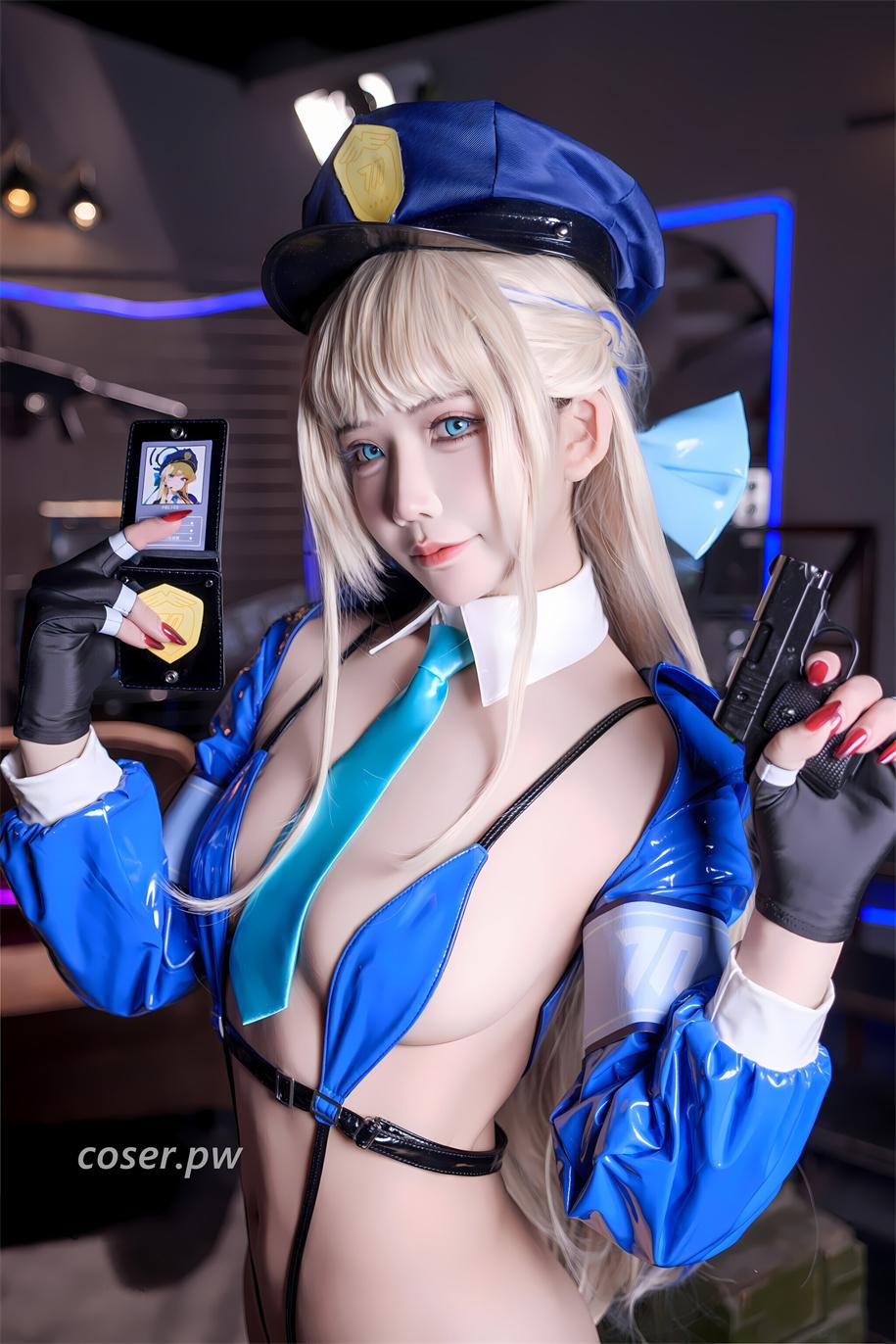 抱走莫子AA个人简介及图片,演绎知识与青春的双重气质-2 抱走莫子AA个人简介及图片,演绎知识与青春的双重气质-2