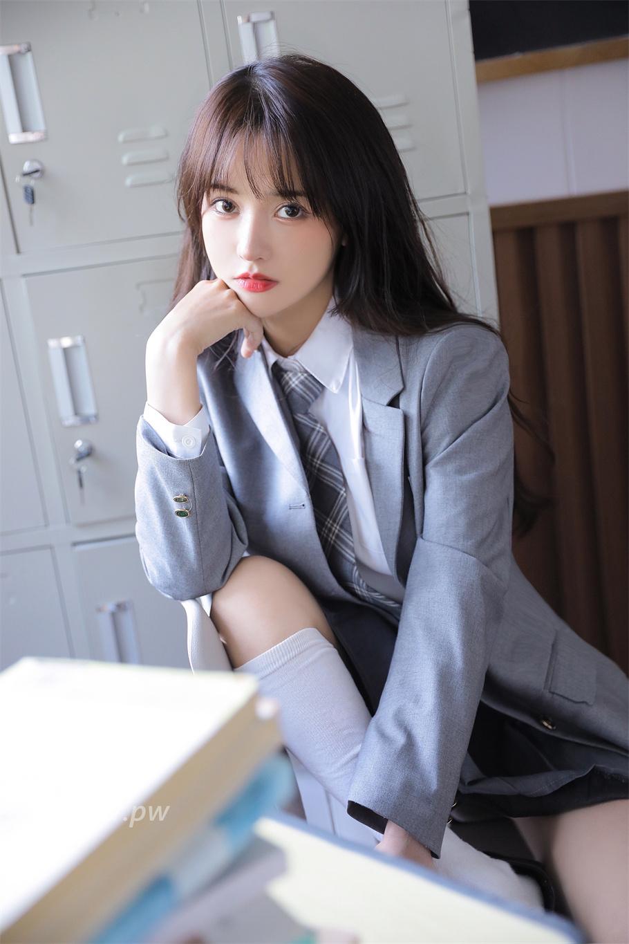 《遇见初夏舰长充电作品,温柔治愈,闪闪发光的宝藏女孩》-1 《遇见初夏舰长充电作品,温柔治愈,闪闪发光的宝藏女孩》-1