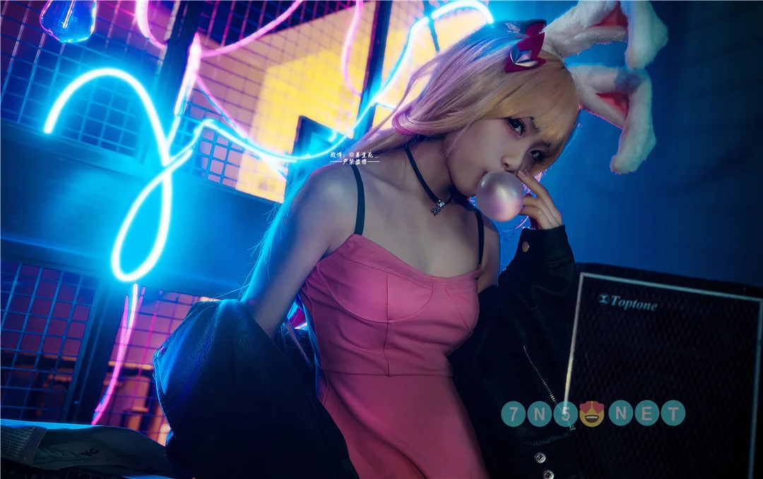 戚顾儿cosplay图片，画角轻吹的美妙旋律-1