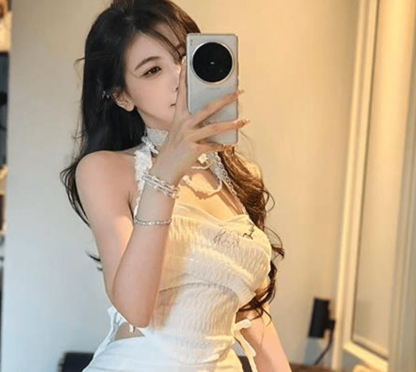 刘二萌微密圈作品图片分享，镜头下尽显甜美可爱-1