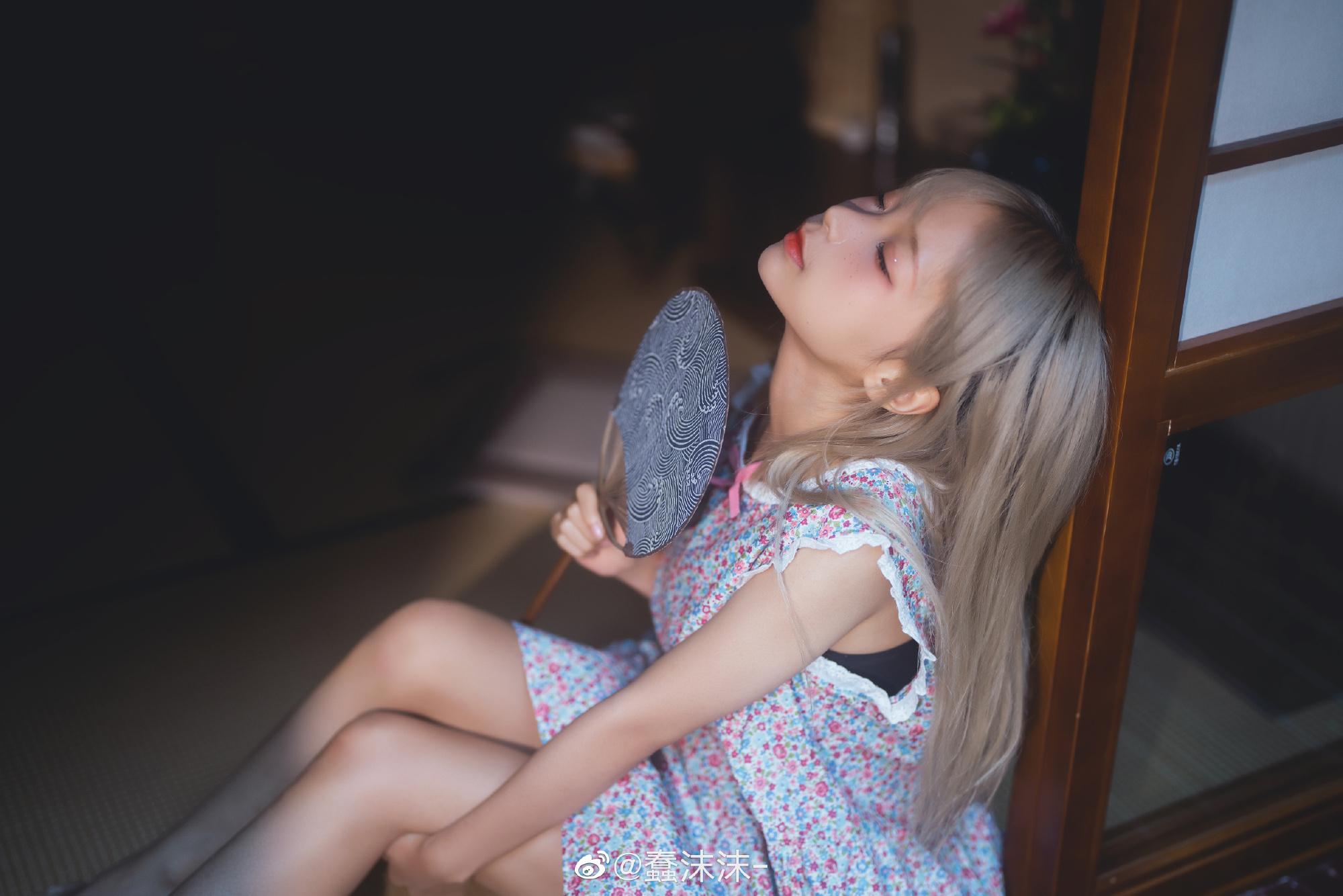 蠢沫沫9月最新《和风碎花》写真图-9