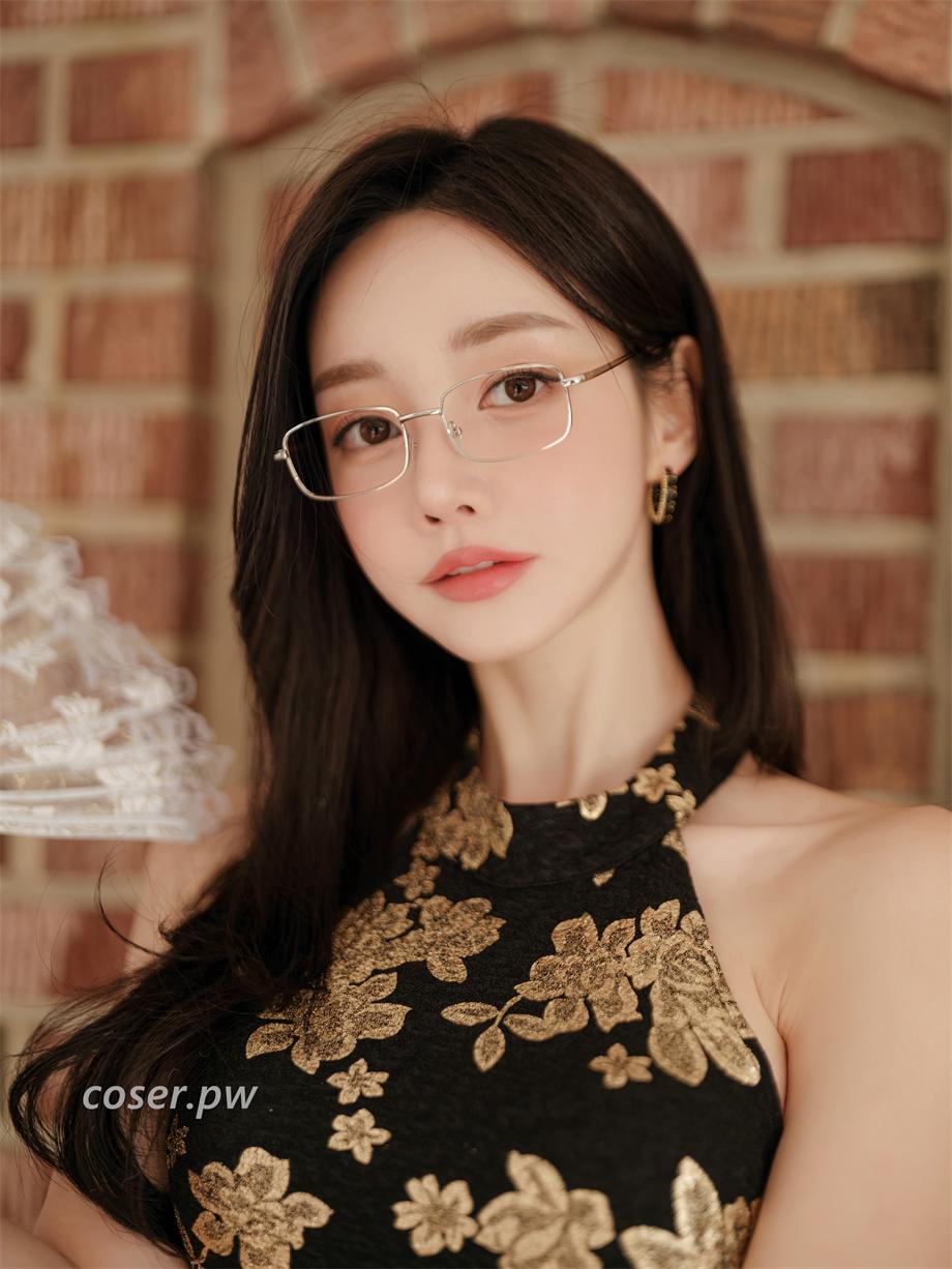 孙允珠2025春季定拍 秋萧弦月茉莉金箔缎黑旗袍裙-1