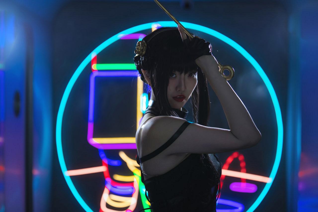 《间谍×过家家》荆棘公主约尔COS真人图 (CN：梁月曦Luna)-1