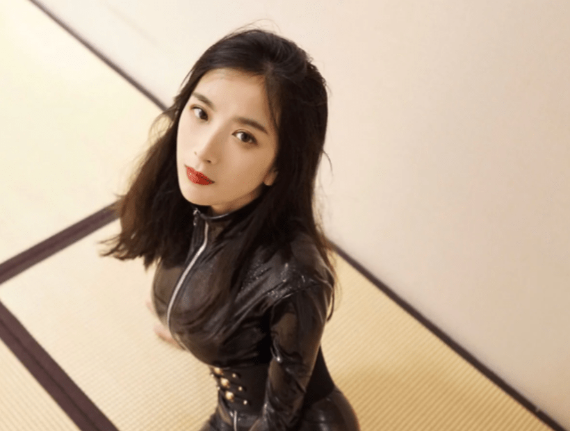 微博辣妈女神个人简介及图片， 野性豹纹的优雅姿态！-2