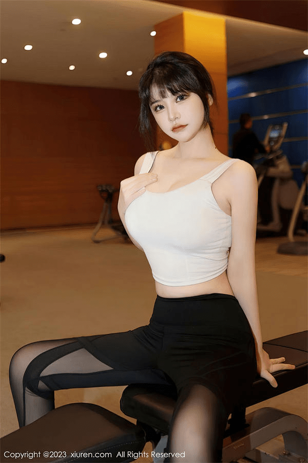 健身女神桃桃子健身房汗洒，塑造身材很重要-2