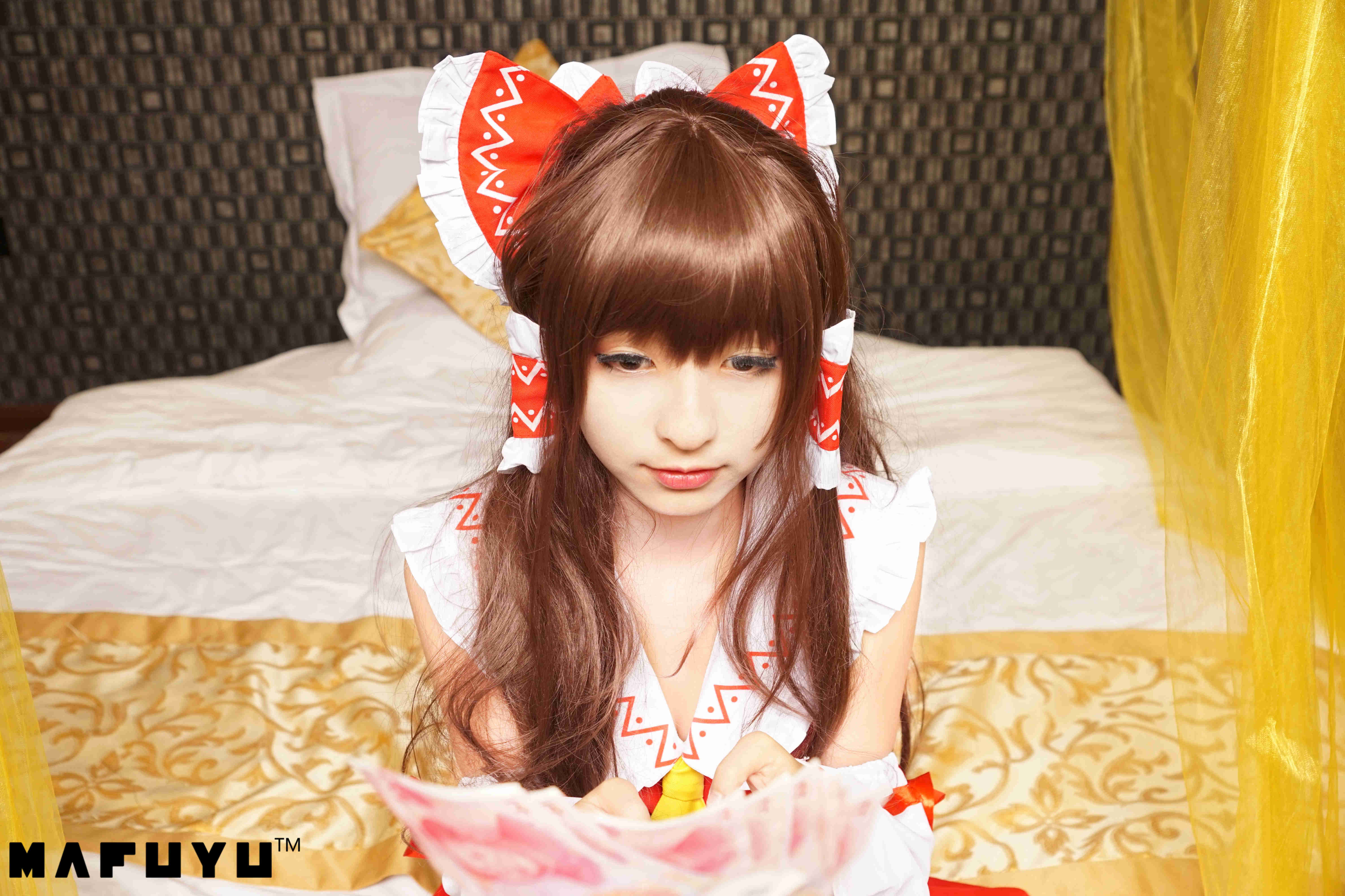 《皇宫里的灵梦少女COS图分享（CN：神楽坂真冬）》-6