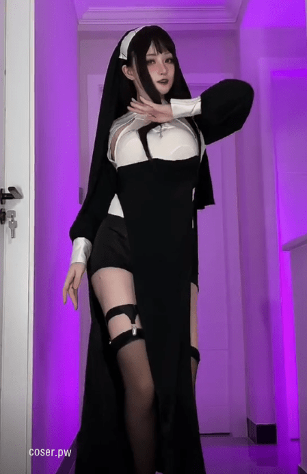 令人狂热，Yui金鱼Cos《崩坏3》中的黄泉角色-1