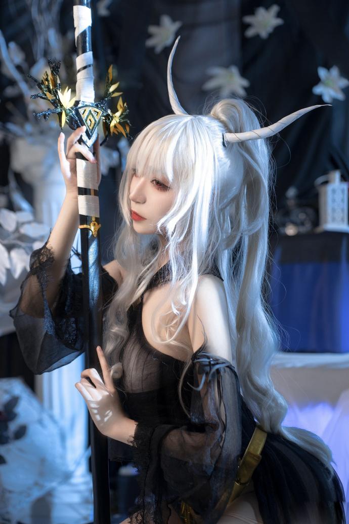 《《明日方舟》闪灵COS真人图（CN：赤瞳Jun）》-1