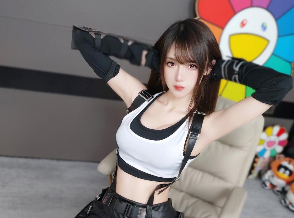 《人送外号“深夜车神” COSPLAY斗鱼主播@腐团儿Ikaros》-2