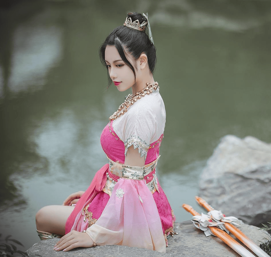 九疑个人简介，九疑写真图片大揭秘-1