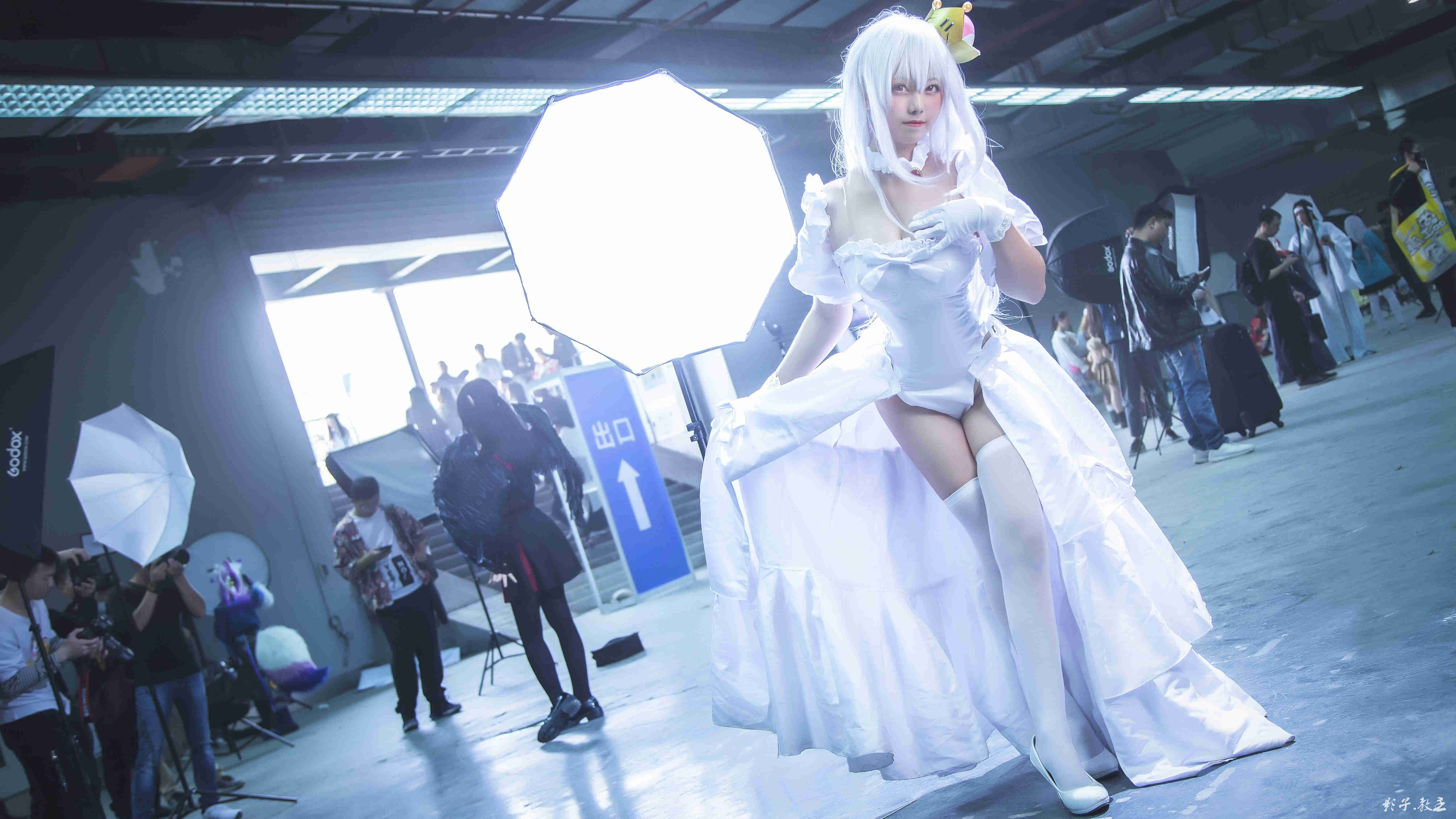 《漫展里的幽灵姬真人COS（CN：蜜汁猫裘）》-5