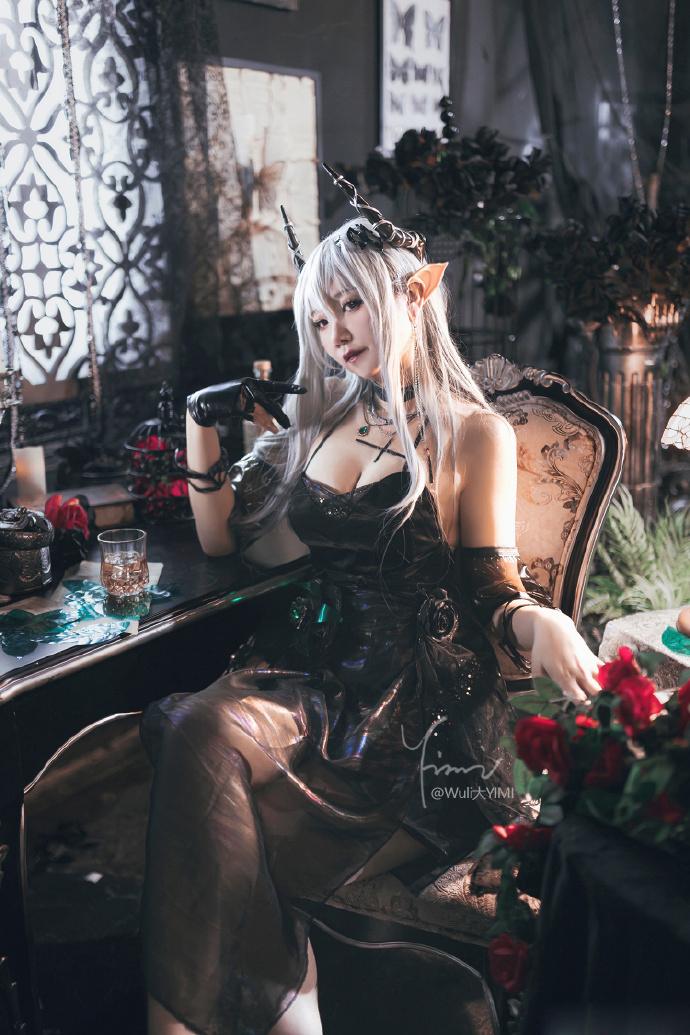 《手机游戏《明日方舟》泥岩COS真人图欣赏（CN：Wuli大YIMI）》-2