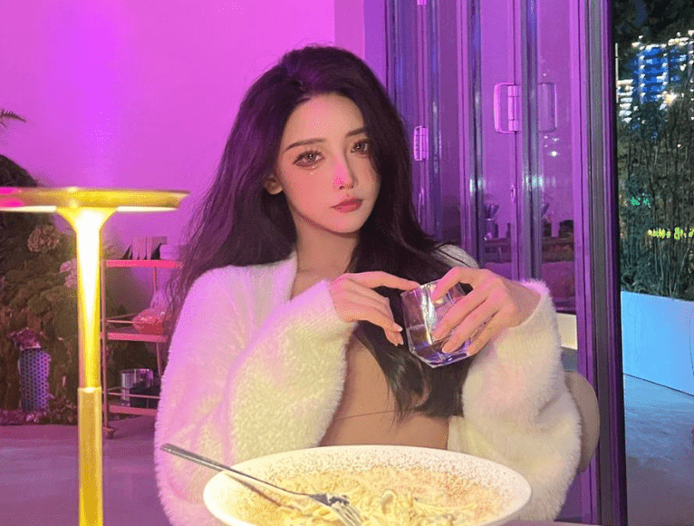 只是简言生活日常美照，艺术综合型的cosplay爱好者-1