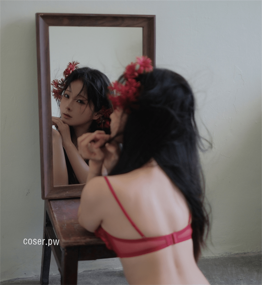 蠢沫沫欲望与红色交织，性感萌化你的内心-3