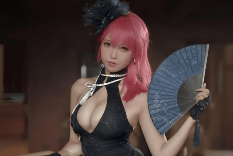 阿薰kaOri个人简介，各种cos图片黑太子旗袍-1