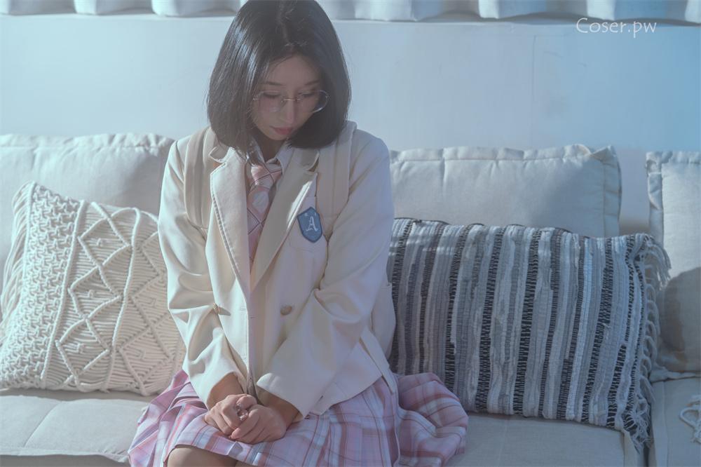 云溪溪奶桃桃新图，cosplay领域中的宝足珍贵-1