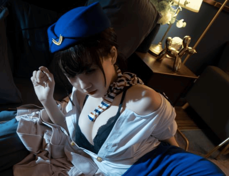 阿薰kaOri个人简介，各种cos图片黑太子旗袍-1