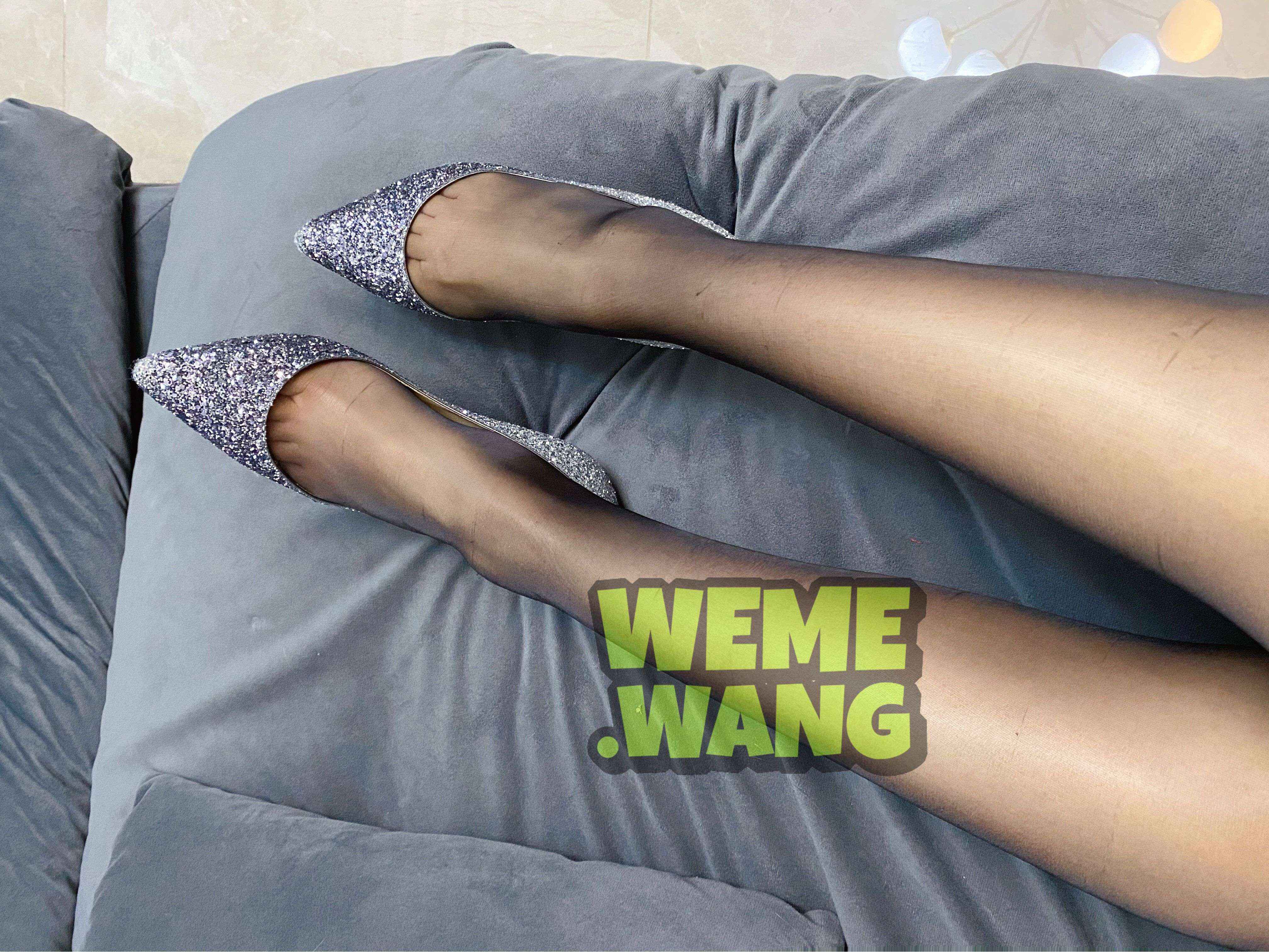 船袜小兔微密圈里的身材密码与服饰诱惑-1