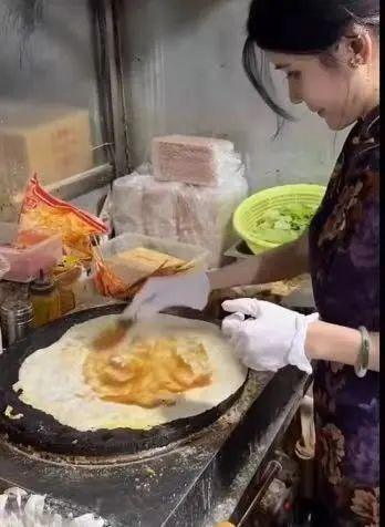 狗头萝莉转型卖煎饼果子，并晒出结业培训证书-2