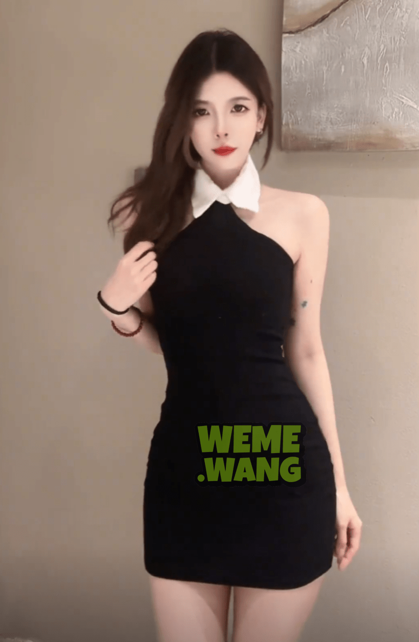 银蛇大人：抖音微密圈的时尚缪斯-1