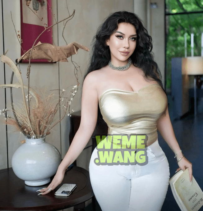 《混血气质「八尺夫人」异域魅力觅圈完美结合》-1