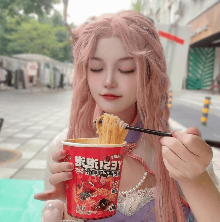 戚顾儿cosplay图片，魅语深受粉丝喜爱-1