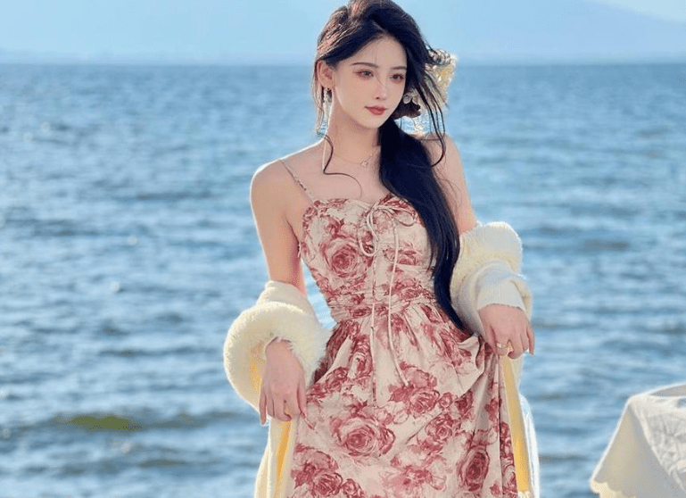 只是简言cos资源更新，深入了解她的作品-1