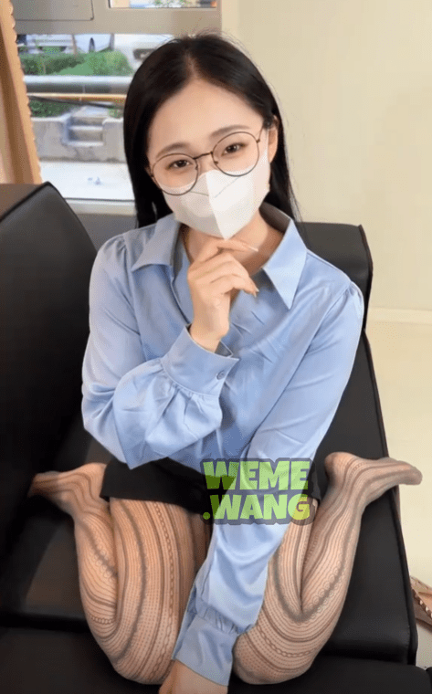 《抖音“喔喔小羊”：口罩下的时尚密码，OL风的无限可能》-2