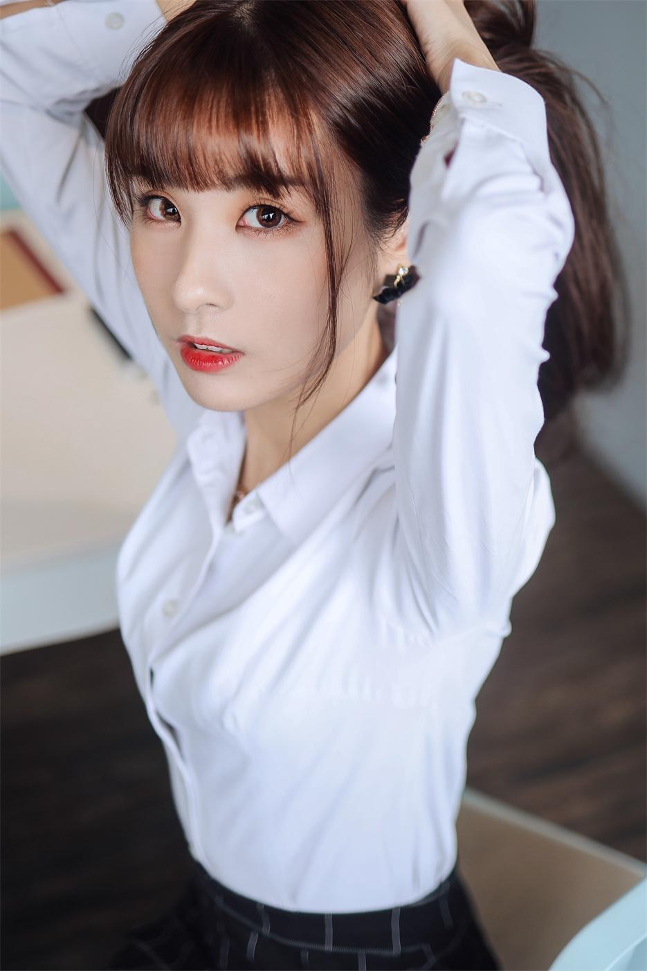 写真模特泥泥汝个人介绍，附全套资源地址-1