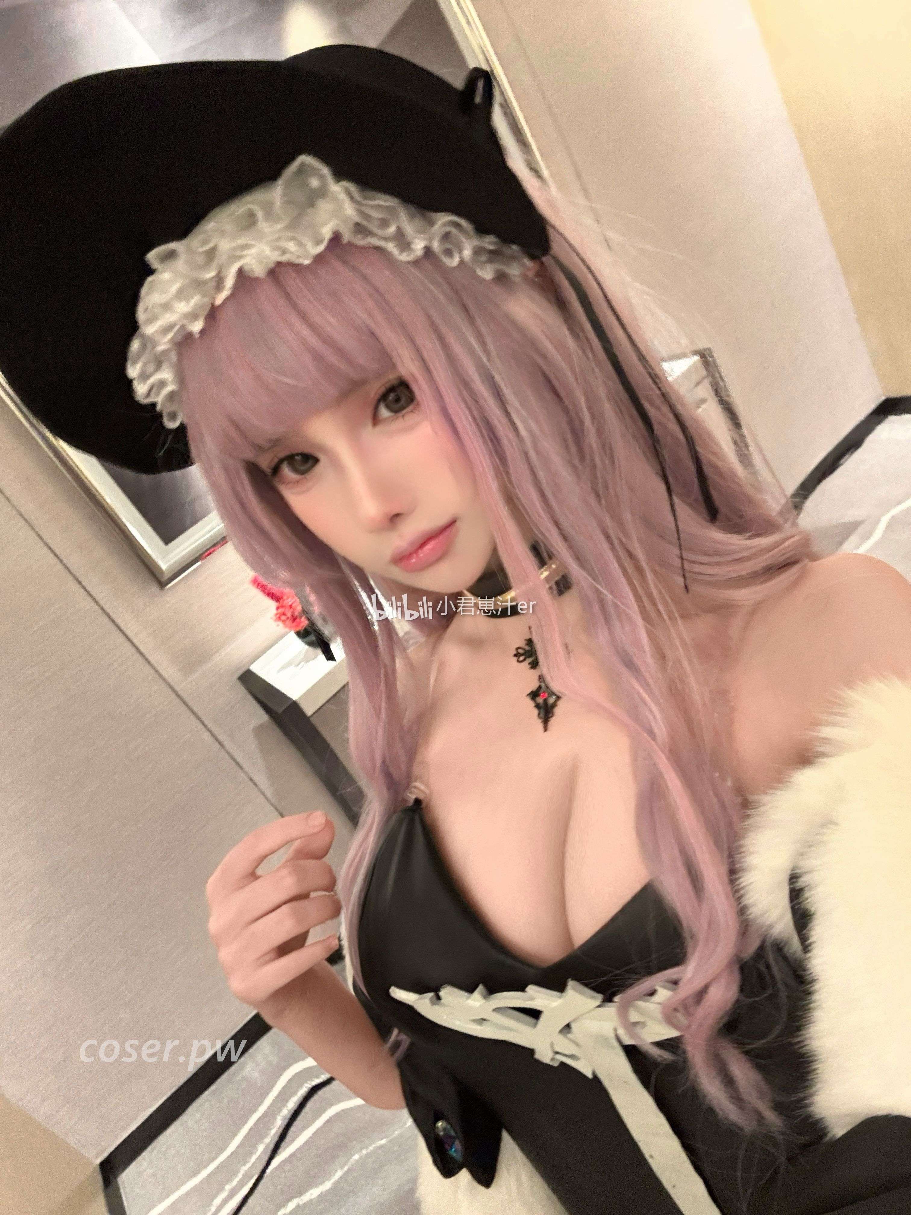 《指尖流淌音符，身材点燃视线：B站钢琴UP主小君崽汁er的魅力密码》-2