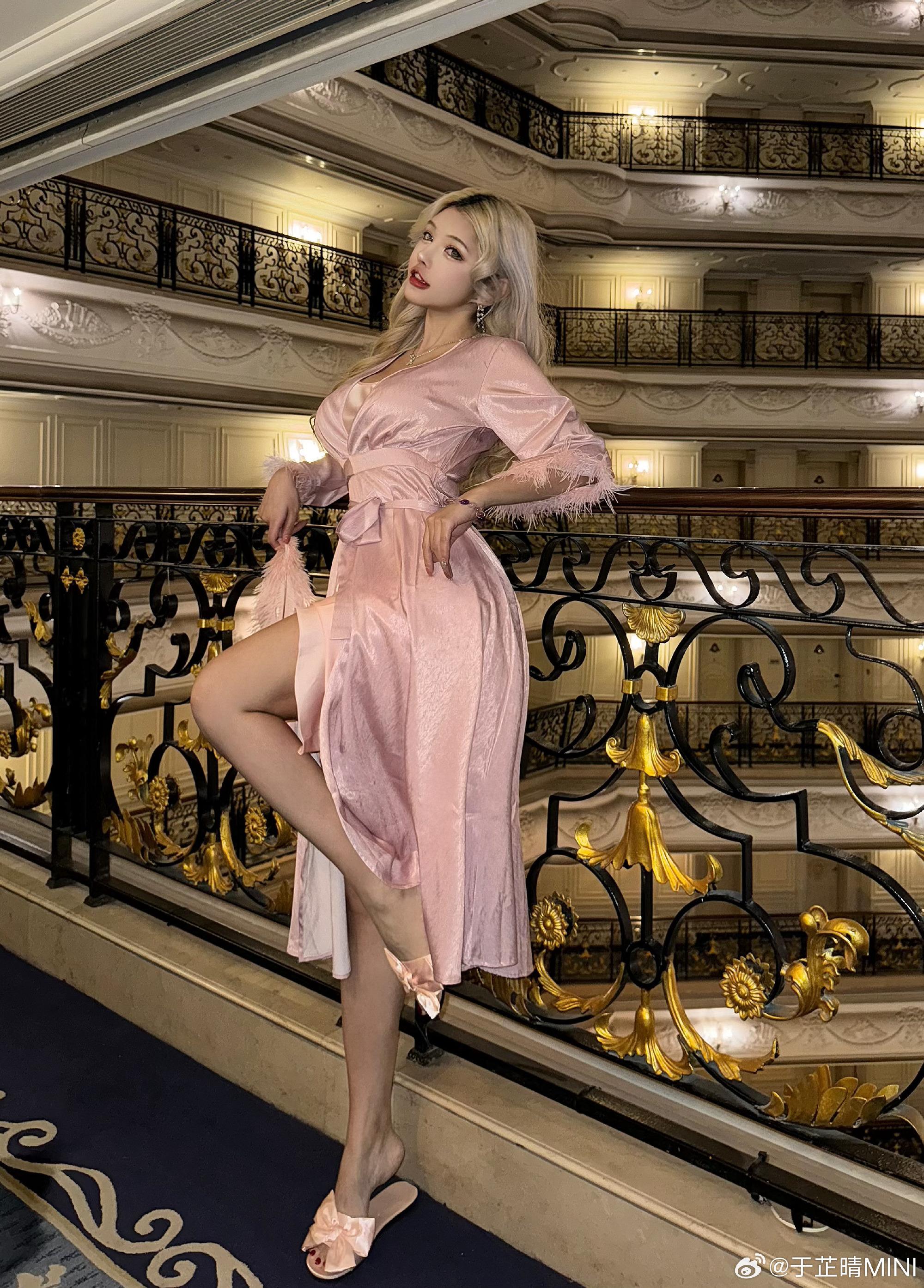 于芷晴MINI个人简介，微密圈系列作品图片一览-3