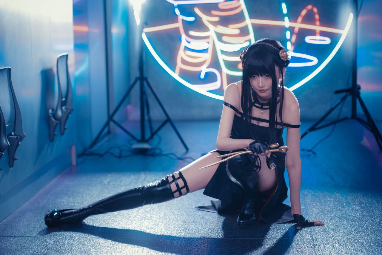 《间谍×过家家》荆棘公主约尔COS真人图 (CN：梁月曦Luna)-10