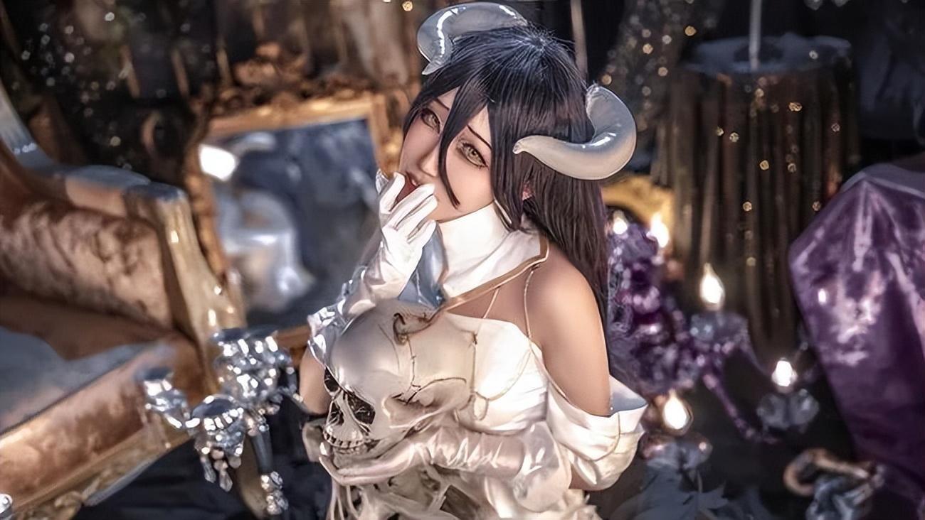 Overlord-雅儿贝德 白衣黑发黑翼的女性恶魔-1