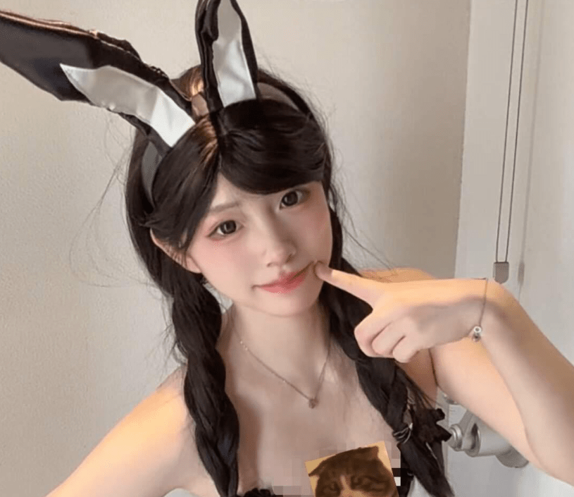 雪顶个人介绍，Cosplay黑·丝兔女郎 岛遇写真资源-1
