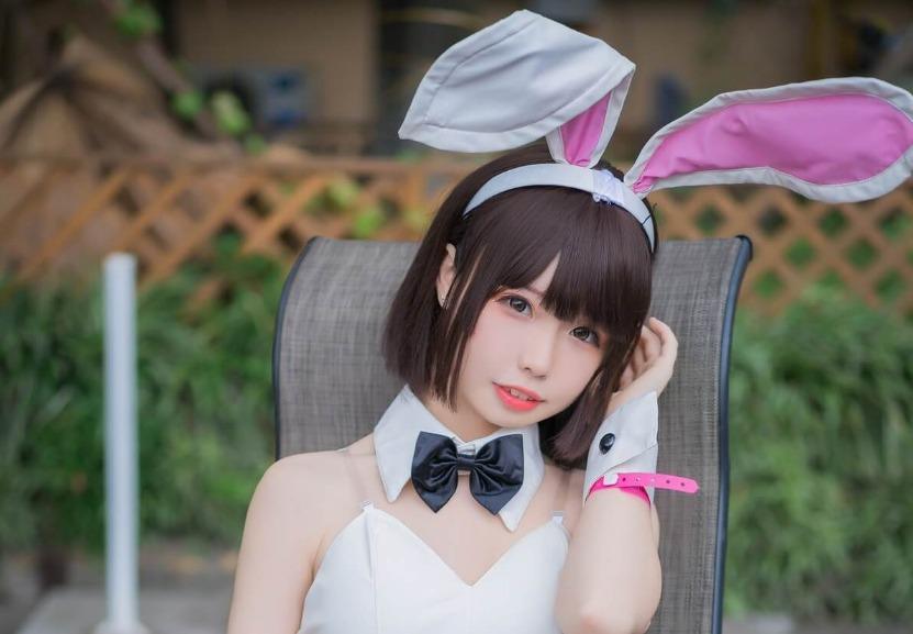 《COSPLAY爱好者@十万珍吱伏特 笑起来露出两颗大门牙超可爱》-1